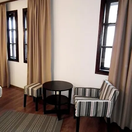 White House ゲストハウス ヴェリコ・タルノヴォ